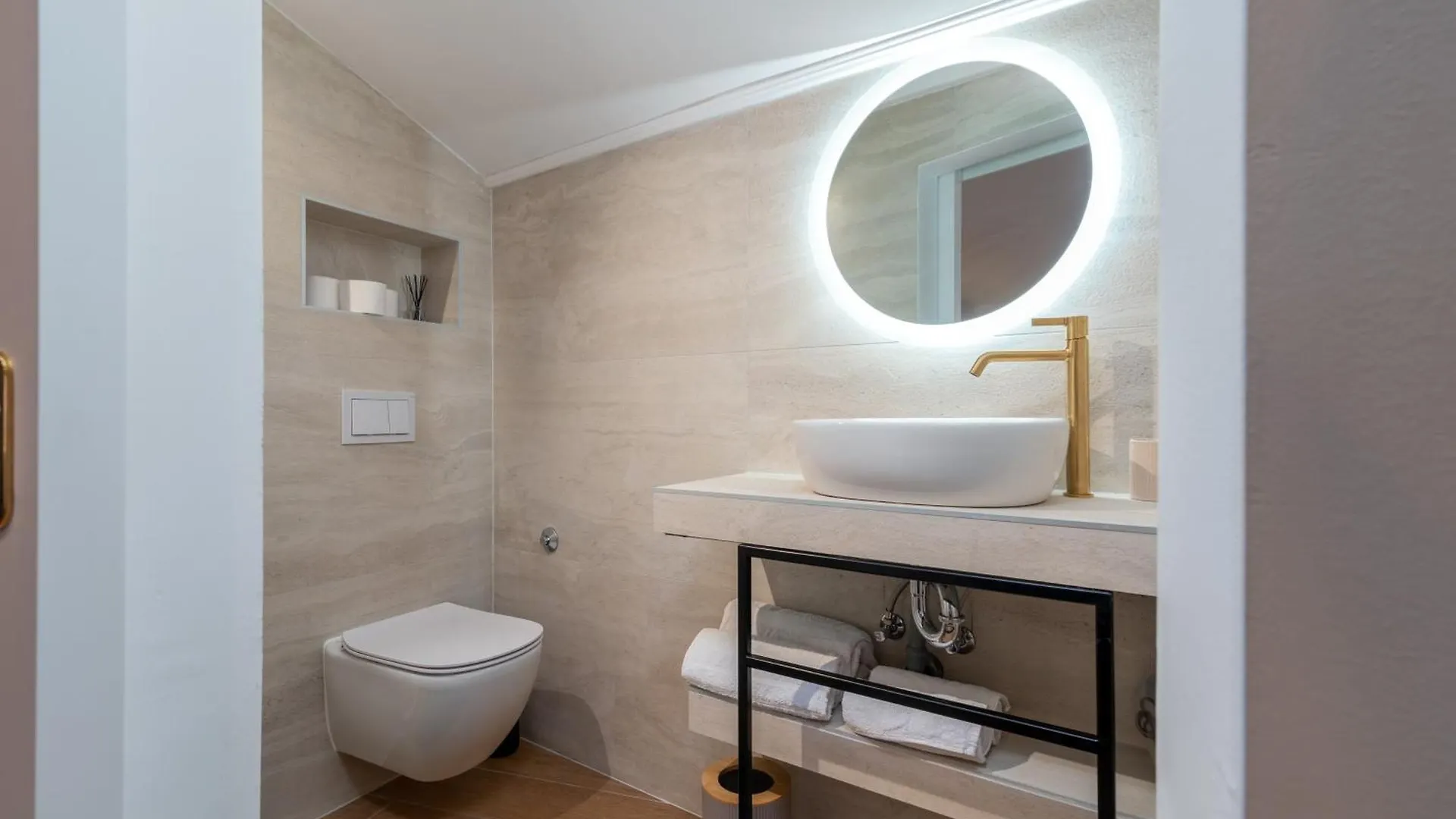 Bed and Breakfast Andreis Luxury Retreat Trogir Bed & Breakfast
