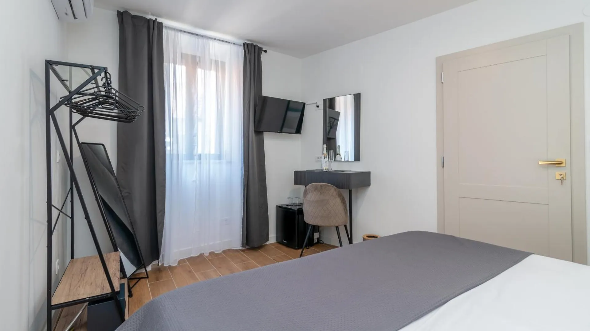 Bed and Breakfast Andreis Luxury Retreat Trogir Bed & Breakfast