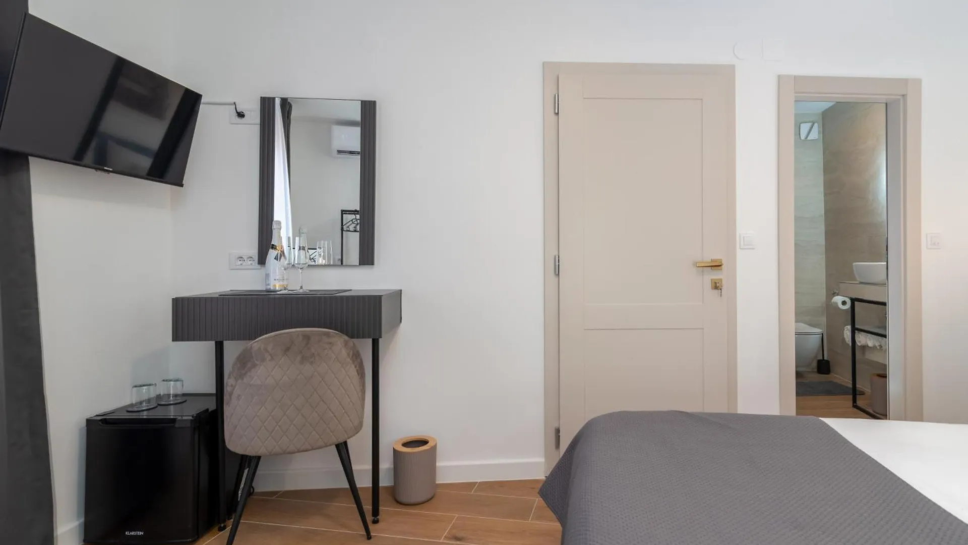 Bed and Breakfast Andreis Luxury Retreat Trogir 0*,